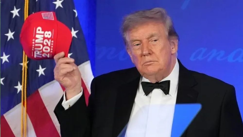 Ông Trump nói đùa về khả năng tranh cử nhiệm kỳ 3 khi phát biểu tại tiệc báo chí Nhà Trắng, thu hút sự chú ý của dư luận.