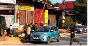 Phát hiện hai người đàn ông tử vong trong ô tô đỗ ven Quốc lộ 32 ở Phú Thọ, cơ quan chức năng đang điều tra nguyên nhân vụ việc.
