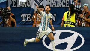Messi lập thêm nhiều kỷ lục và tăng tốc trong cuộc đua Vua phá lưới World Cup 2026. Xem những cột mốc đáng chú ý của siêu sao Argentina.