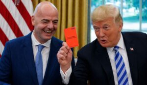 Hơn 70 nghị sĩ châu Âu ký thư đề nghị điều tra Chủ tịch FIFA Gianni Infantino, thu hút sự quan tâm về công tác quản trị bóng đá.