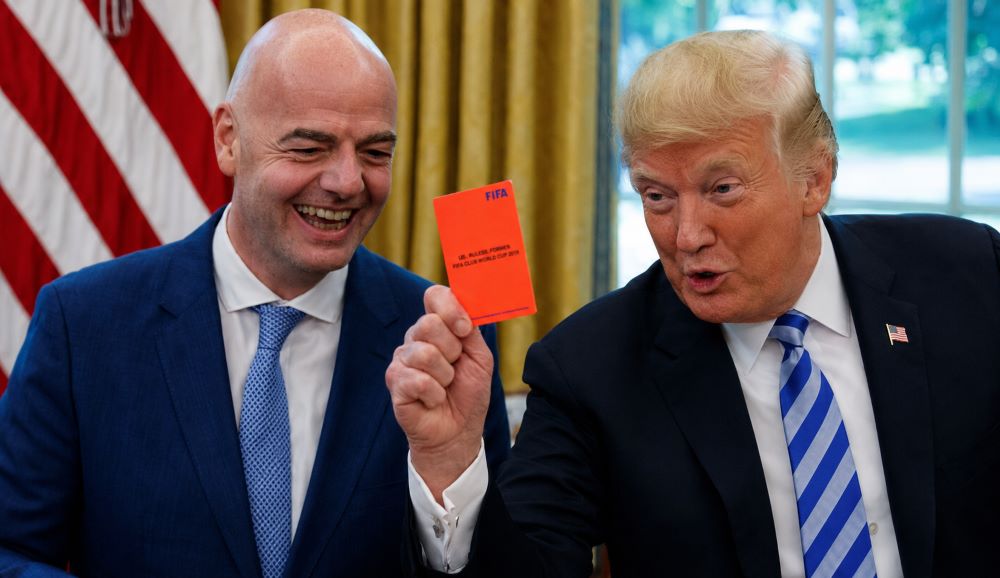 Hơn 70 nghị sĩ châu Âu ký thư đề nghị điều tra Chủ tịch FIFA Gianni Infantino, thu hút sự quan tâm về công tác quản trị bóng đá.