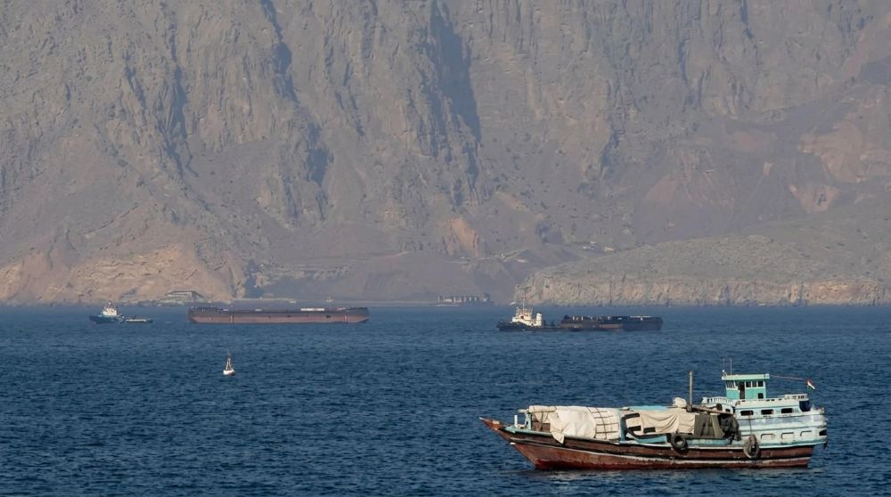 Mỹ quyết định tái áp đặt các biện pháp trừng phạt dầu mỏ với Iran khiến Tehran lên tiếng cảnh báo gay gắt và tuyên bố sẽ đáp trả bảo vệ an ninh quốc gia.